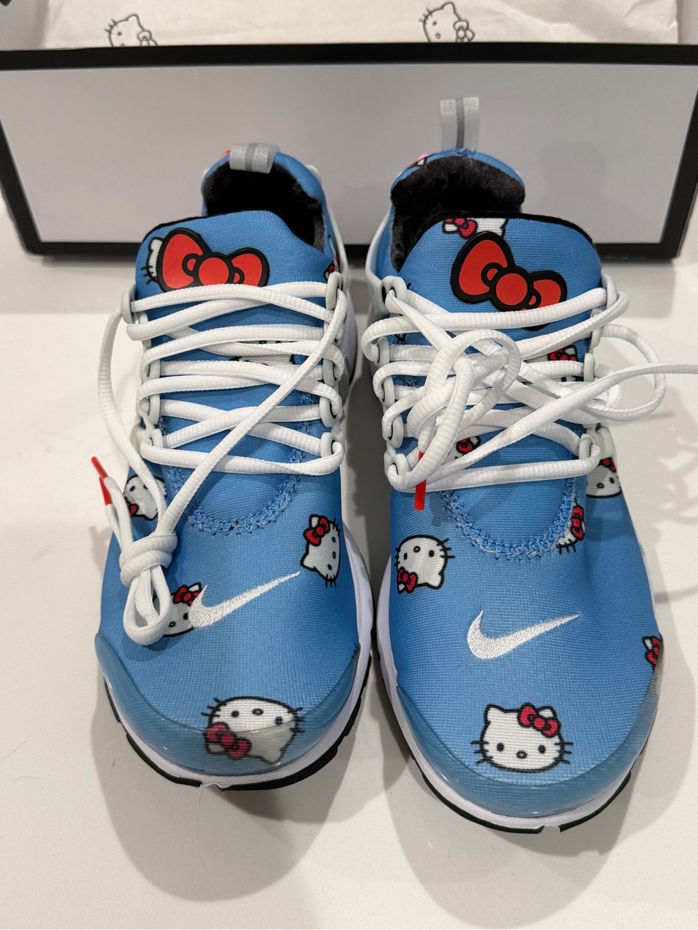 Nike Air Presto Hello Kitty Sneaker Unisex sizing 7 / Women’s 8